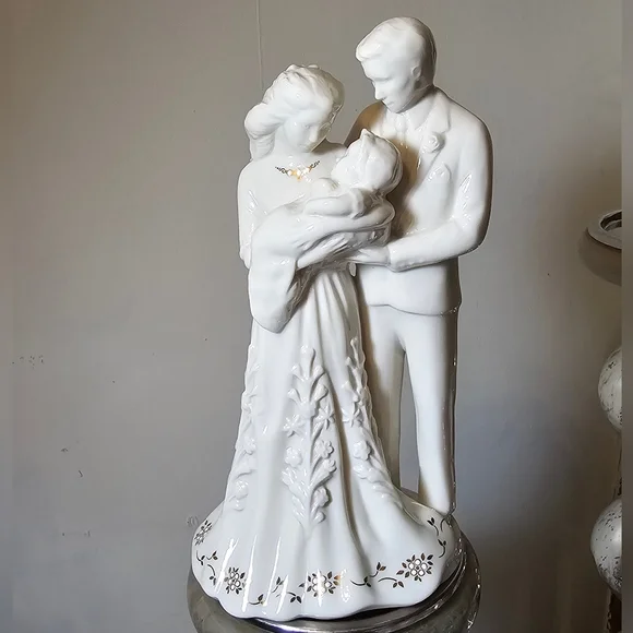 Lenox Vintage china jewels collection christening figurine Sheek - Picture 1 of 7